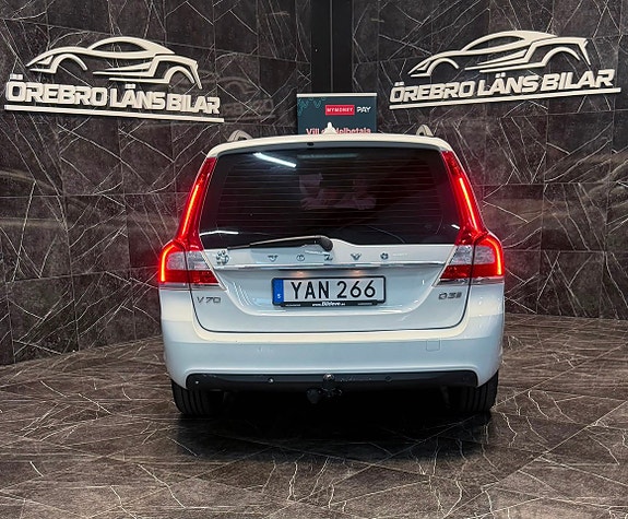 Volvo V70 2 of 19