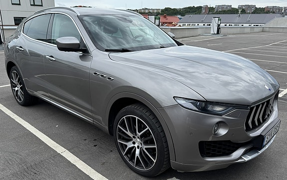 Maserati Levante 2 of 5