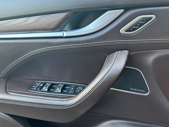 Maserati Levante 17 of 30
