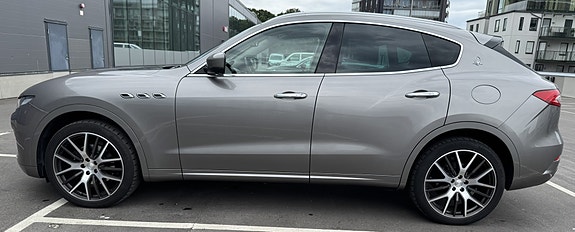 Maserati Levante 7 of 30