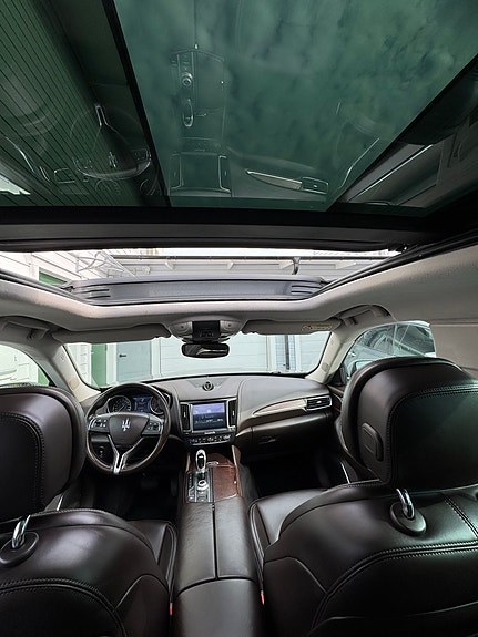 Maserati Levante 29 of 30