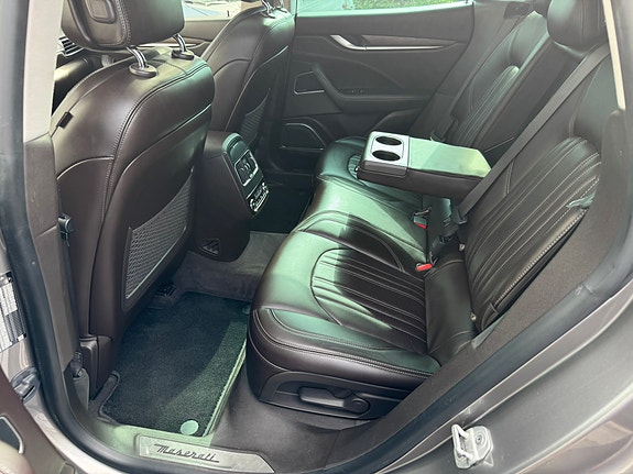 Maserati Levante 13 of 30