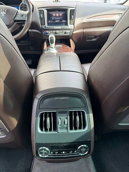 Maserati Levante 14 of 30