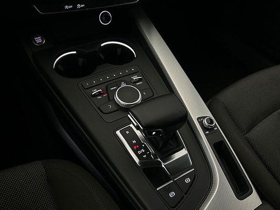Audi A4 10 of 16