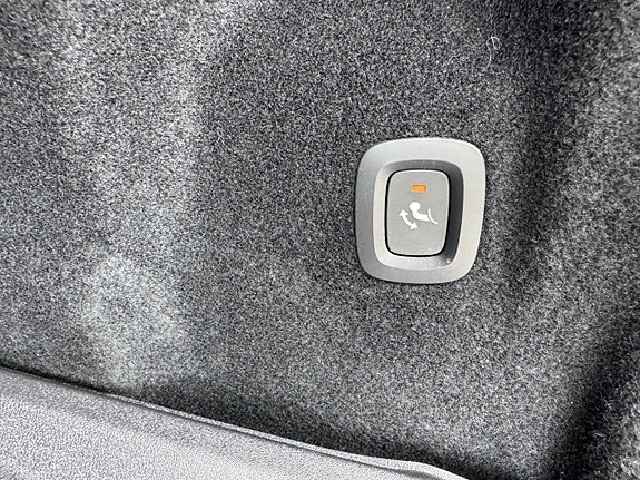 Volvo XC60 23 of 23