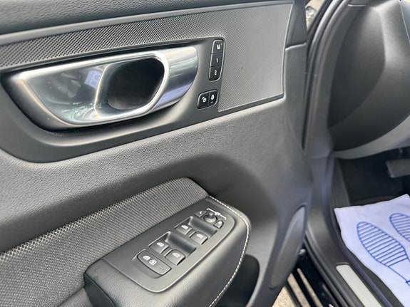 Volvo XC60 14 of 23