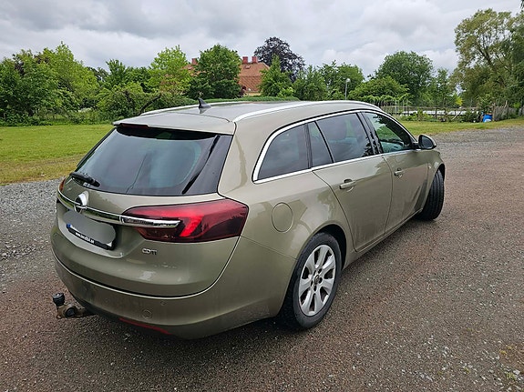 Opel Insignia 3 of 5