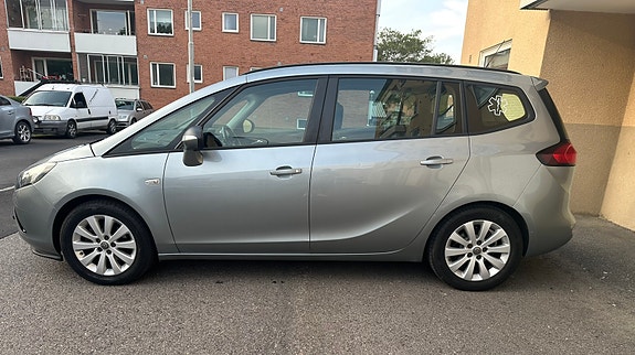 Opel Zafira Tourer 4 of 5