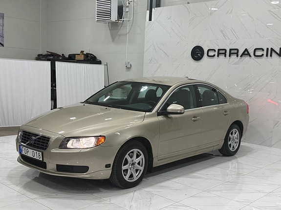 Volvo S80 4 of 5