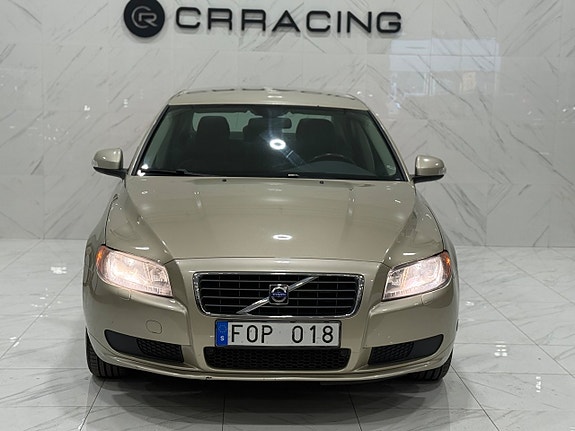 Volvo S80 2 of 5
