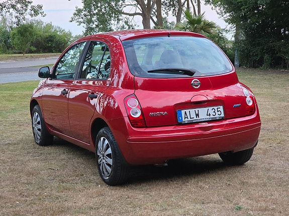 Nissan Micra 10 of 22