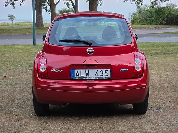Nissan Micra 9 of 22