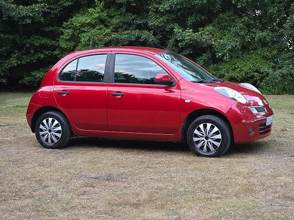 Nissan Micra 4 of 5