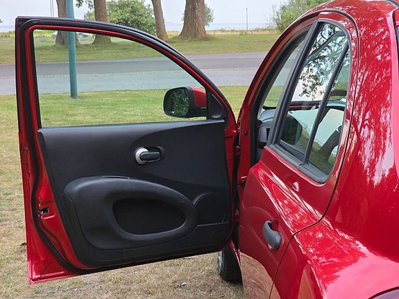 Nissan Micra 17 of 22