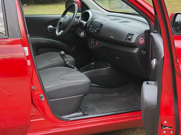 Nissan Micra 21 of 22