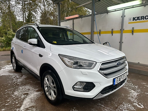 Ford Kuga 2 of 5
