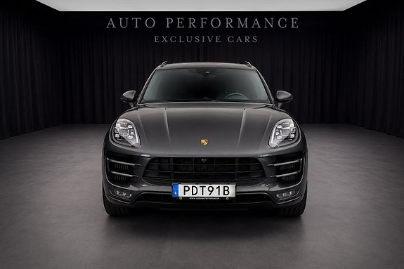Porsche Macan Turbo 4 of 5