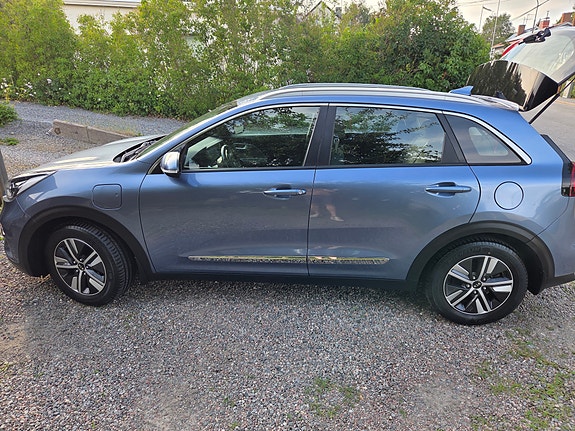 Kia Niro 2 of 5