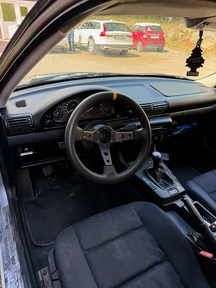 BMW 316i 3 of 5