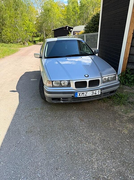 BMW 316i 2 of 5