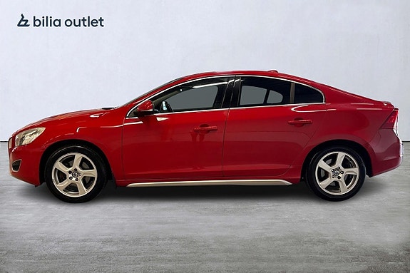 Volvo S60 4 of 5