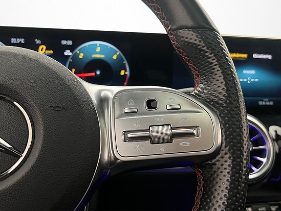 Mercedes-Benz GLB200 d 21 of 30