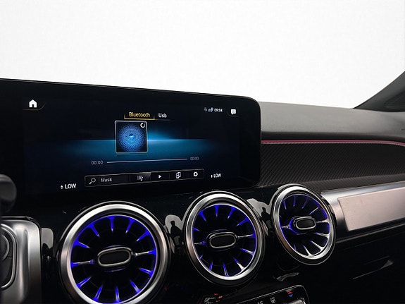 Mercedes-Benz GLB200 d 23 of 30