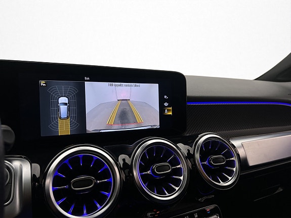 Mercedes-Benz GLB200 d 26 of 30