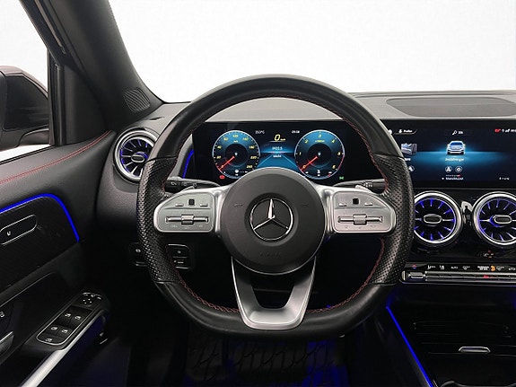 Mercedes-Benz GLB200 d 13 of 30