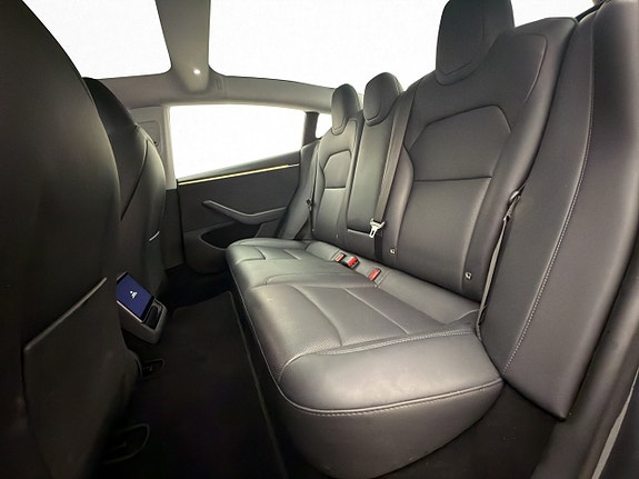Tesla Model 3 18 of 30