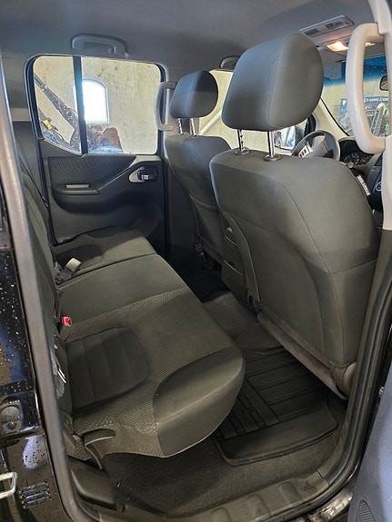 Nissan Navara 6 of 6