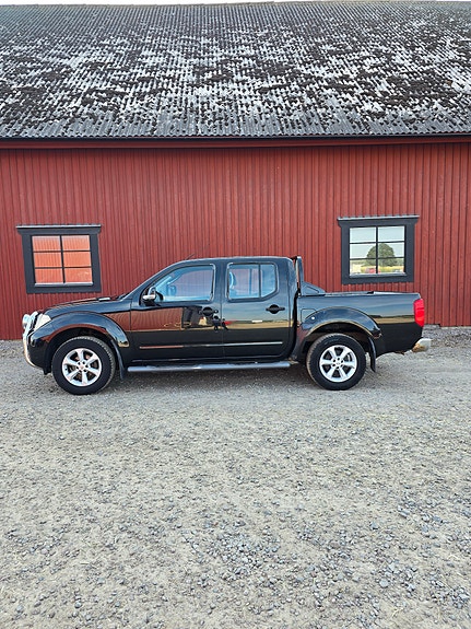 Nissan Navara 2 of 5