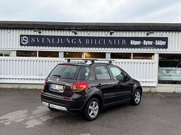 Suzuki SX4 3 of 5