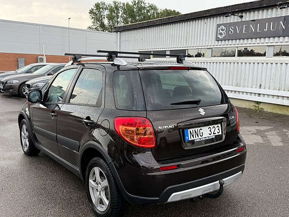 Suzuki SX4 7 of 8