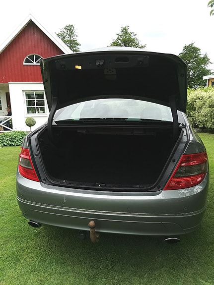 Mercedes-Benz C350 5 of 5