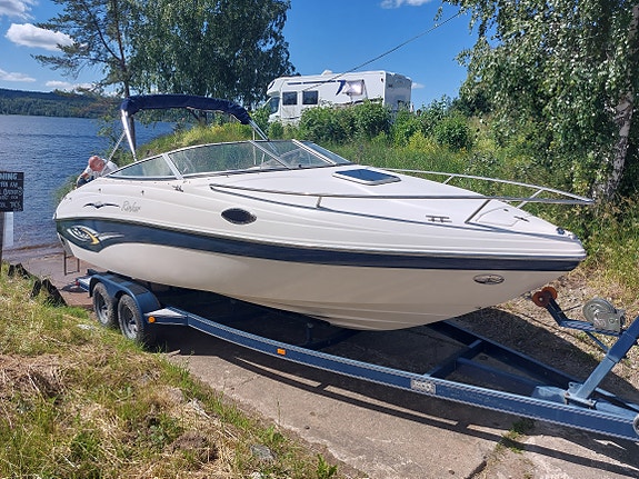 Rinker Captiva 232 2 of 7