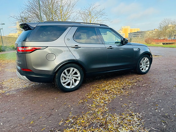 Land Rover Discovery 4 of 5