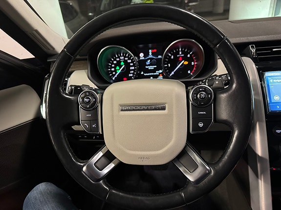 Land Rover Discovery 17 of 23