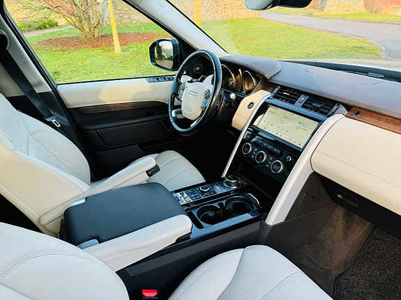Land Rover Discovery 6 of 23