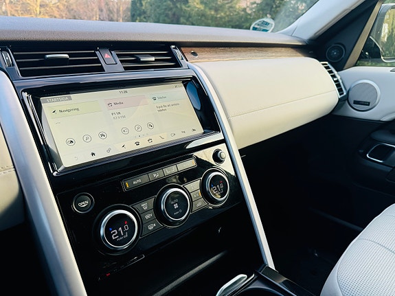 Land Rover Discovery 14 of 23