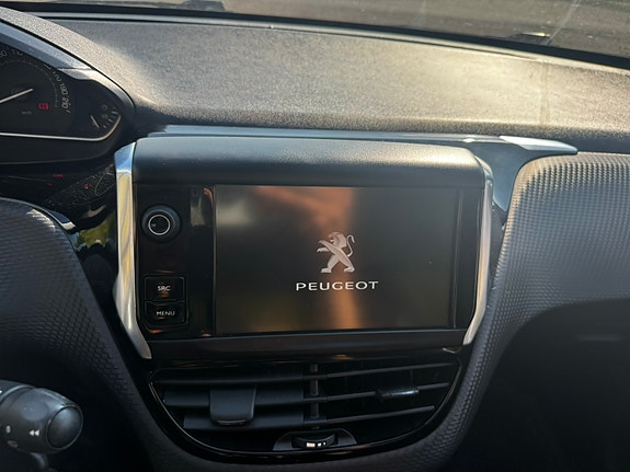 Peugeot 208 16 of 17
