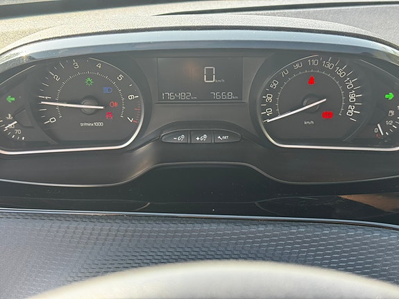 Peugeot 208 17 of 17