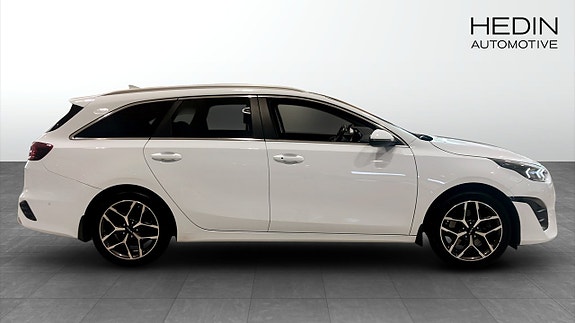 Kia Ceed 4 of 17