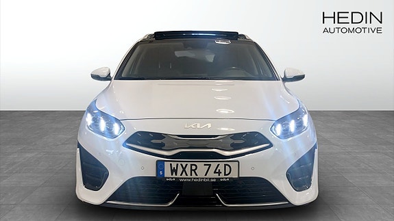 Kia Ceed 2 of 17