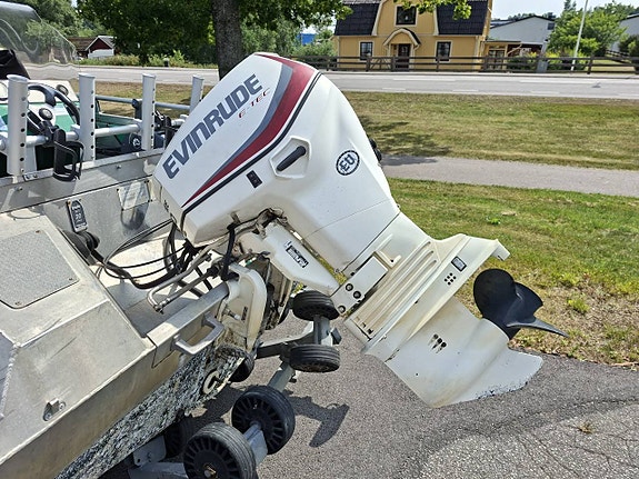 Buster M (1997) med Evinrude 50HK (2014) 4 of 11
