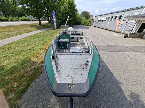 Buster M (1997) med Evinrude 50HK (2014) 5 of 11