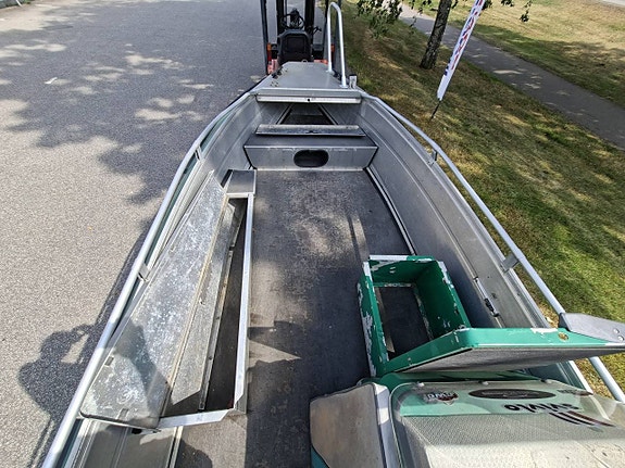 Buster M (1997) med Evinrude 50HK (2014) 9 of 11