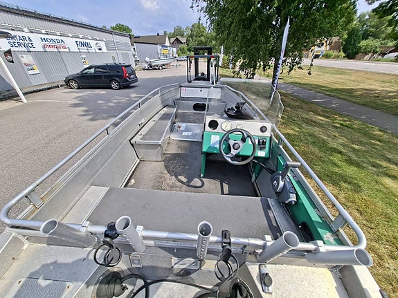 Buster M (1997) med Evinrude 50HK (2014) 7 of 11