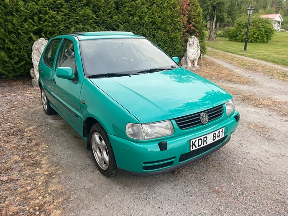 Volkswagen Polo 2 of 5