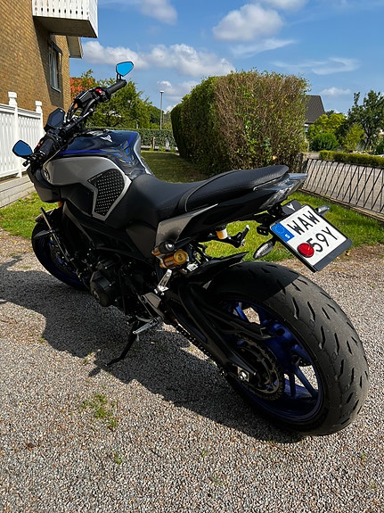Yamaha MT-09 SP 3 of 5